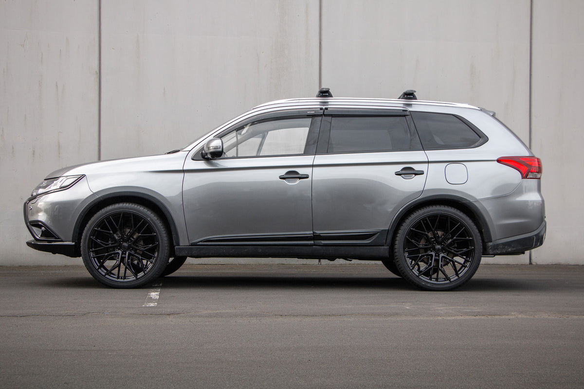 Mitsubishi Outlander (2017) on BGW Modena
