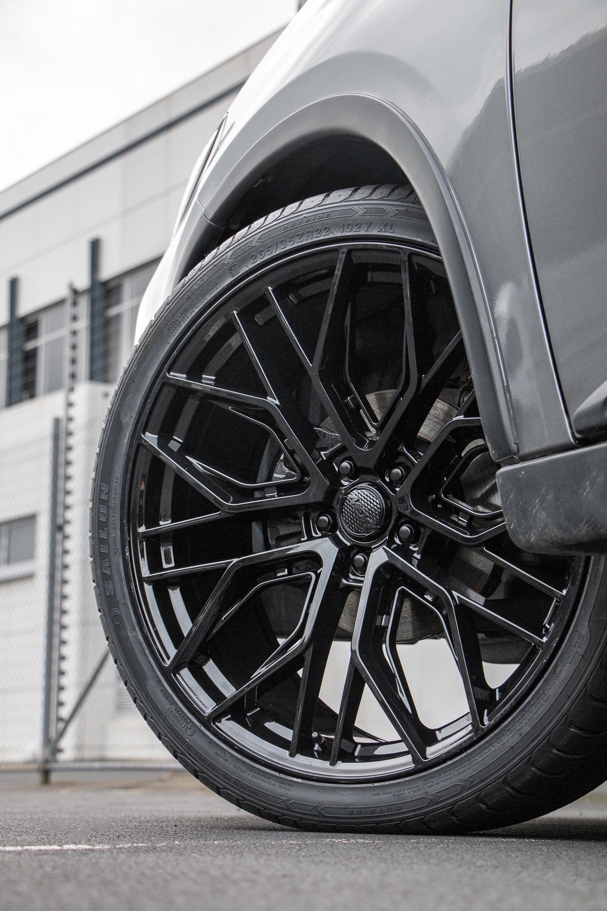 Mitsubishi Outlander (2017) on BGW Modena