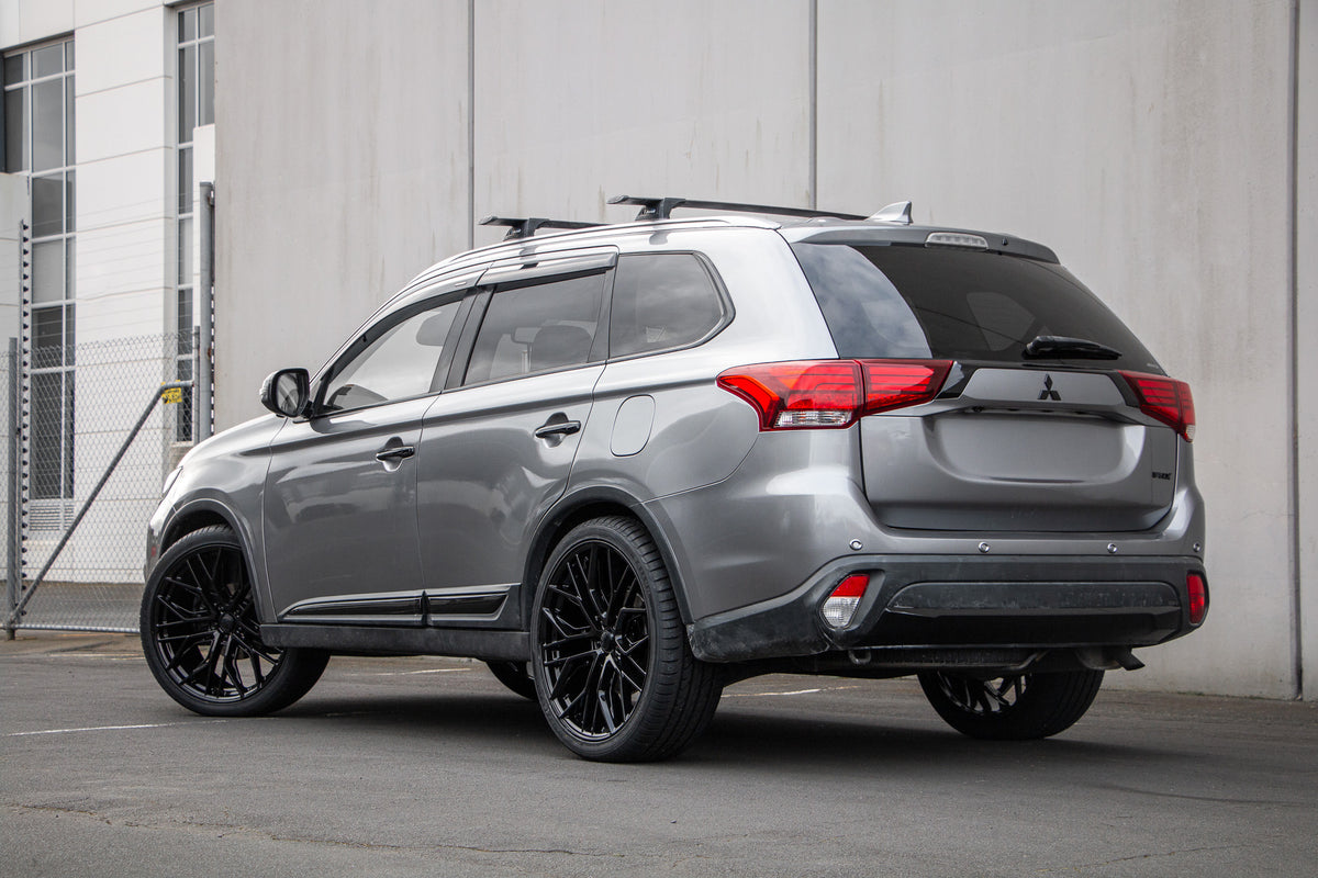 Mitsubishi Outlander (2017) on BGW Modena
