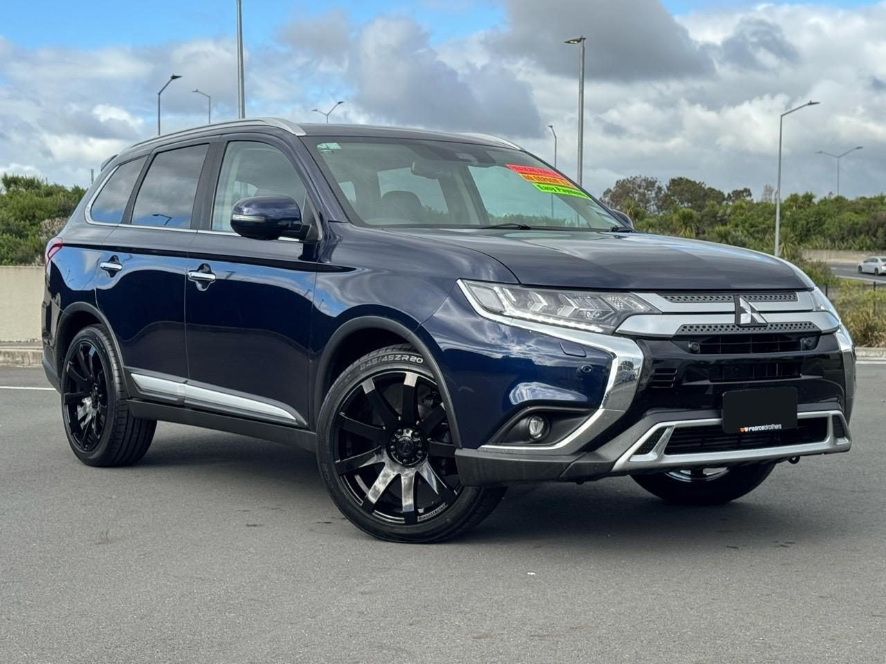 Mitsubishi Outlander (2021) on Covert RV3
