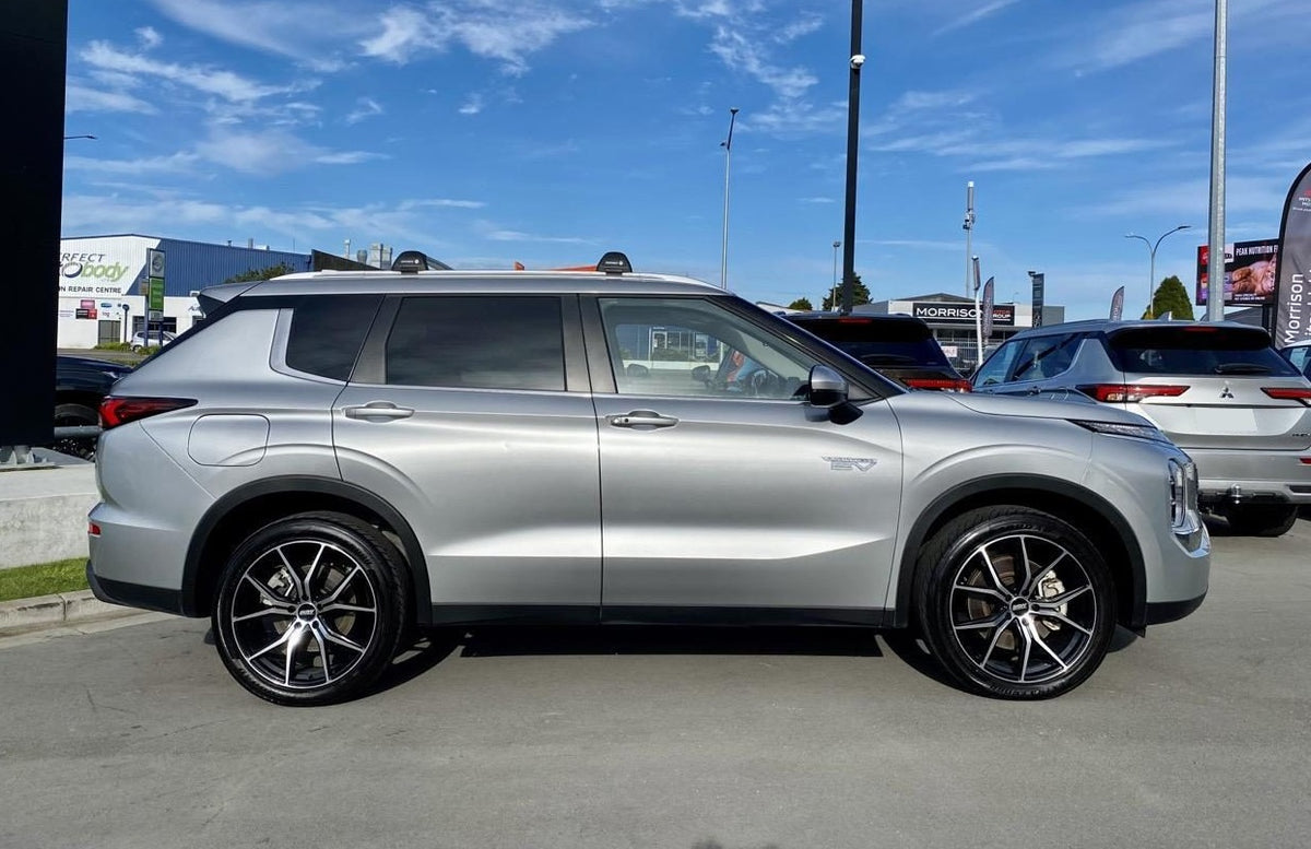 Mitsubishi Outlander (2022) on BGW Compton