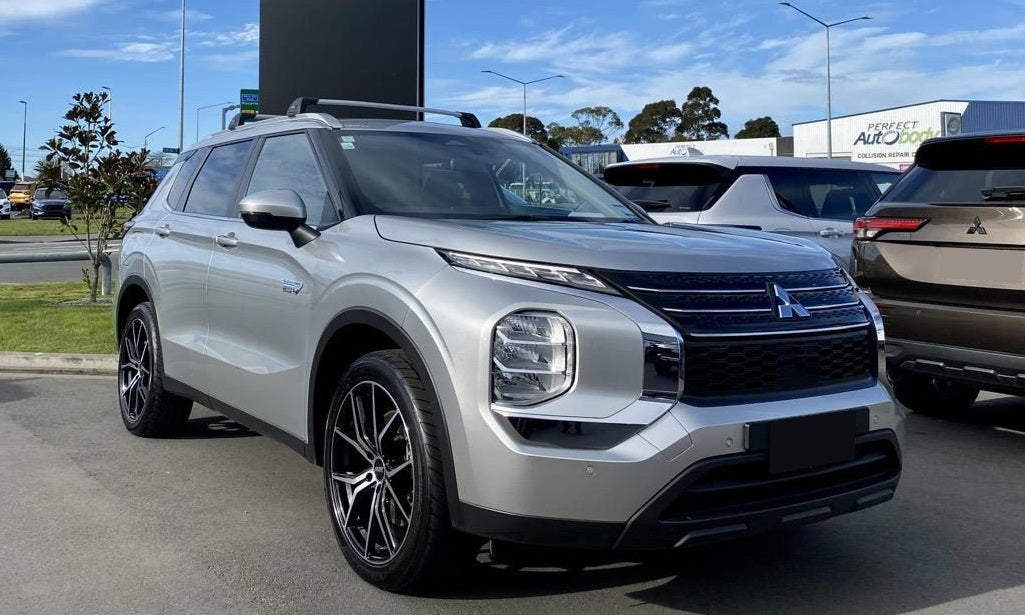 Mitsubishi Outlander (2022) on BGW Compton