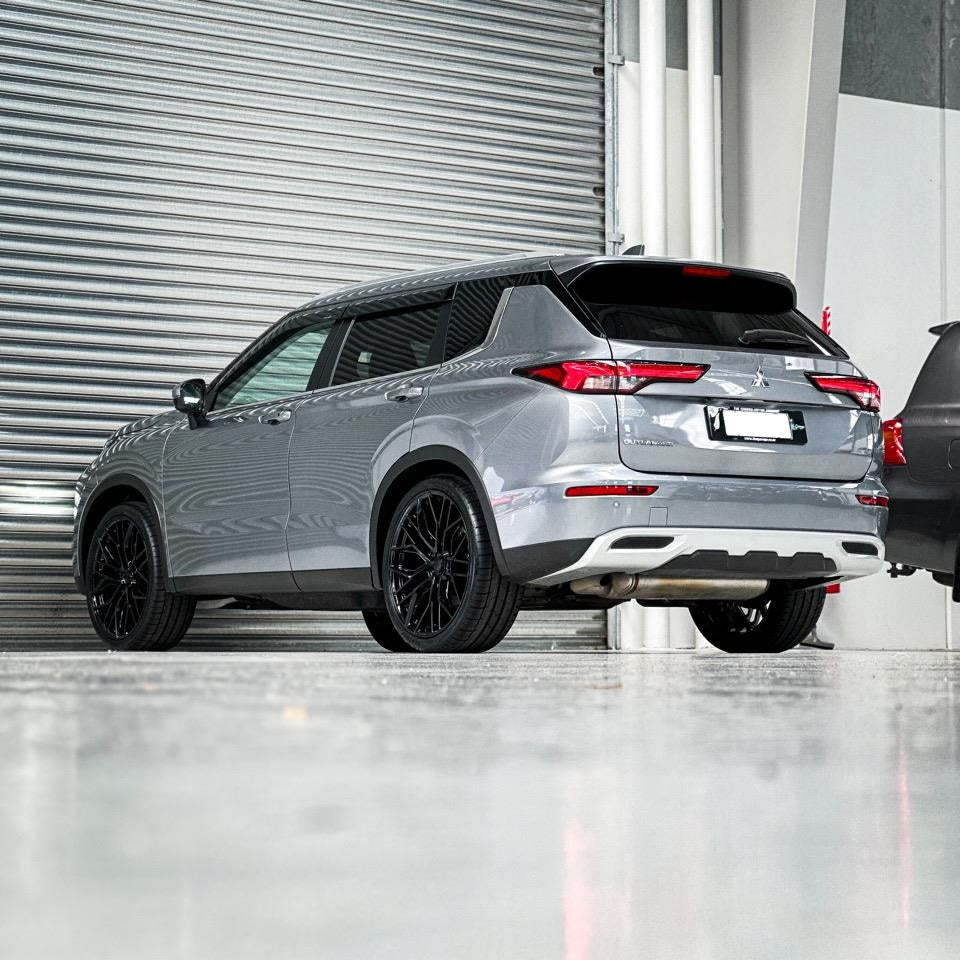 Mitsubishi Outlander (2024) on BGW Modena