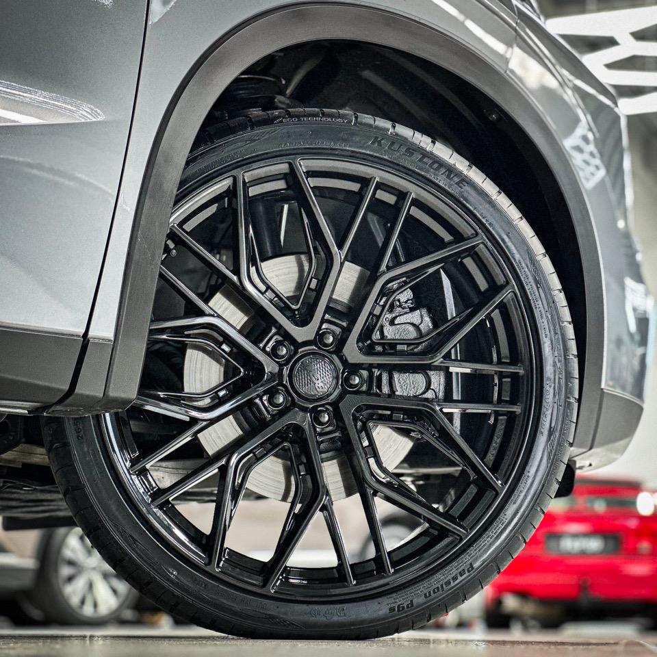 Mitsubishi Outlander (2024) on BGW Modena
