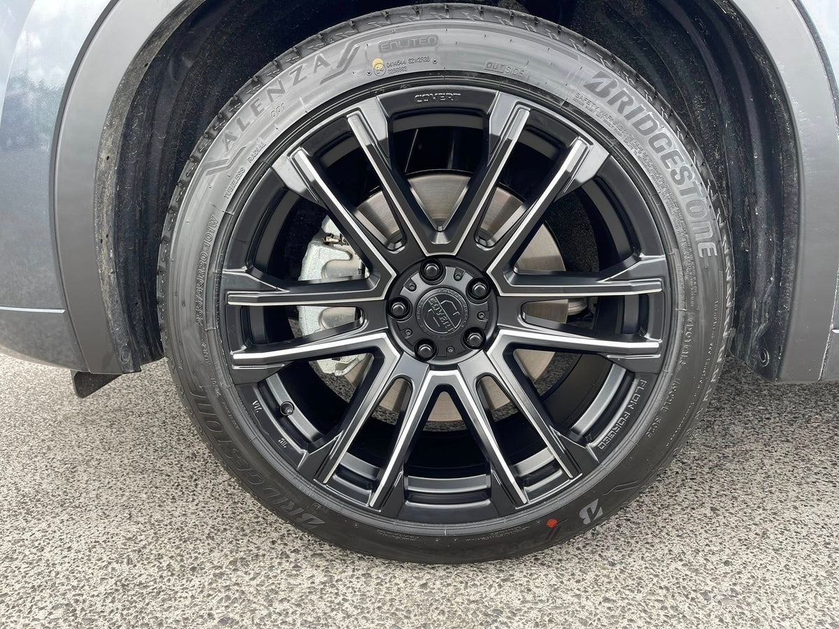 Mitsubishi Outlander (2025) on Covert RV4