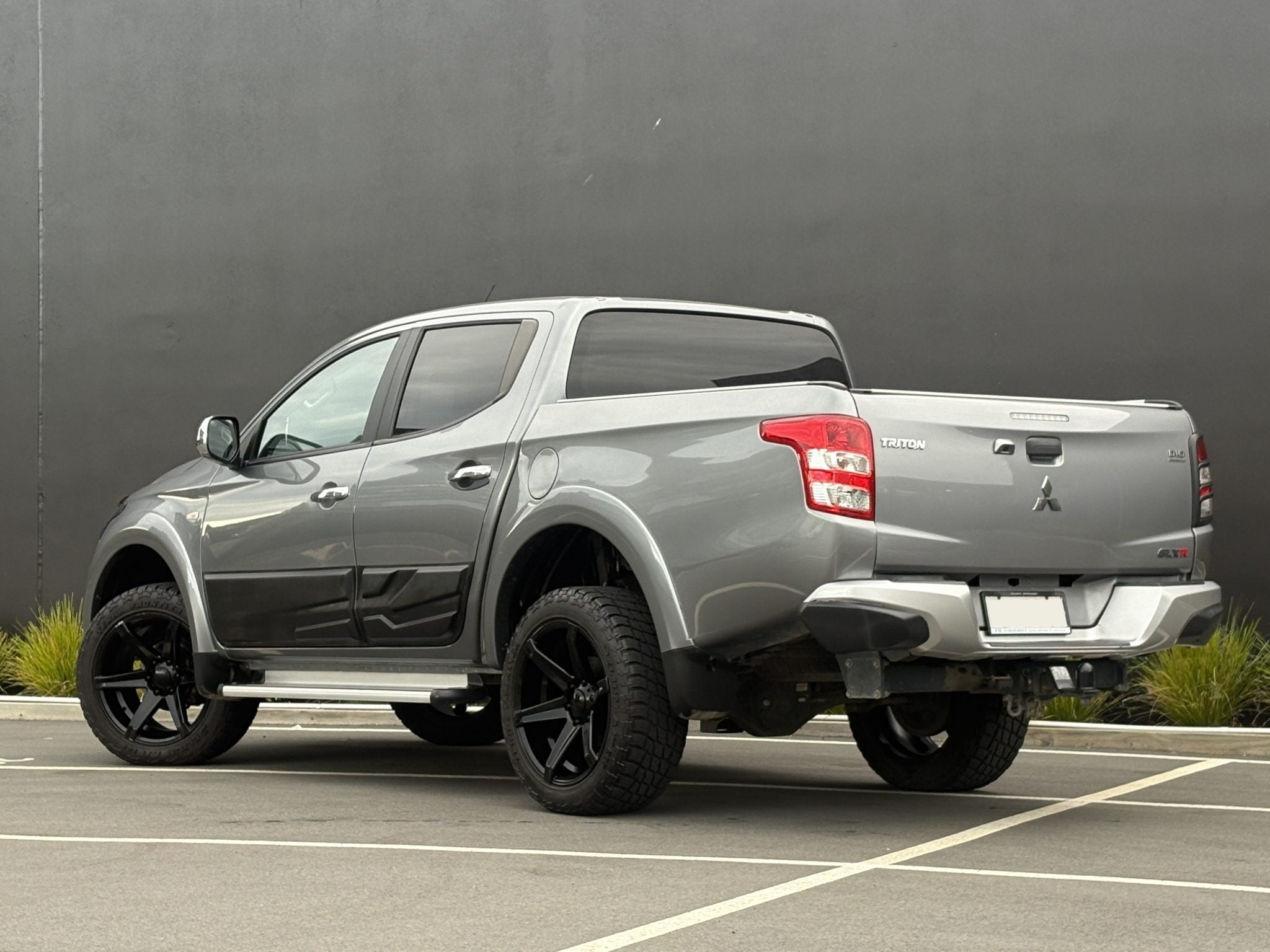 Mitsubishi Triton (2018) on Covert RV2
