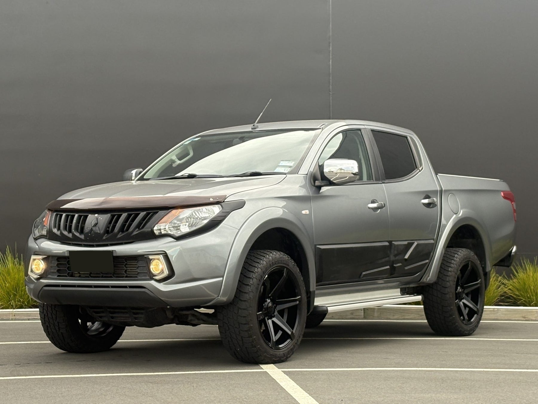 Mitsubishi Triton (2018) on Covert RV2