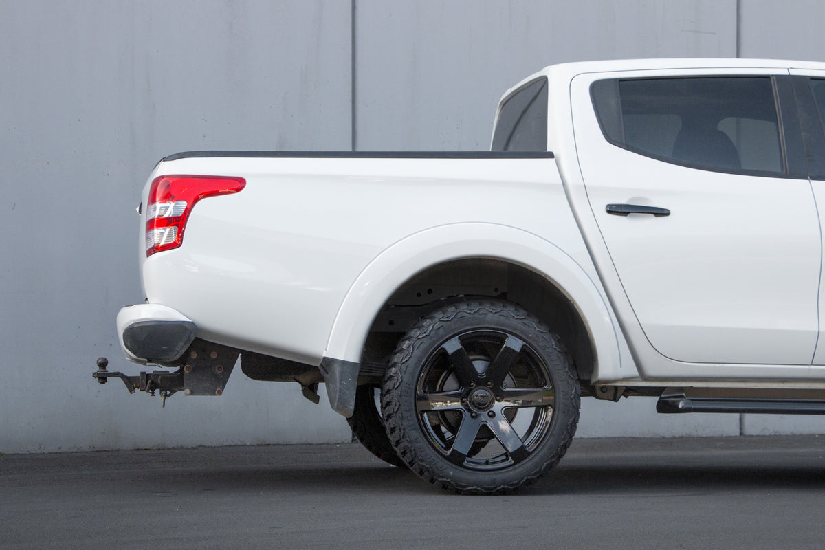 Mitsubishi Triton (2019) on Covert RV6