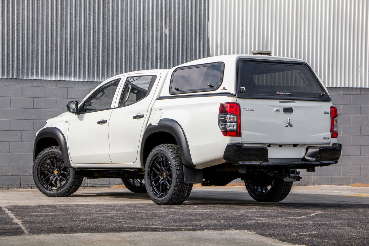Mitsubishi Triton (2019) on Double Five DB-2