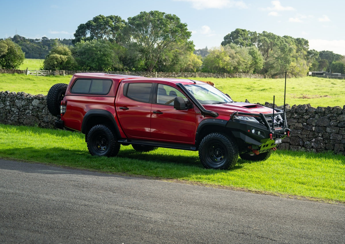 Mitsubishi Triton (2021) on ROH Blak Trak
