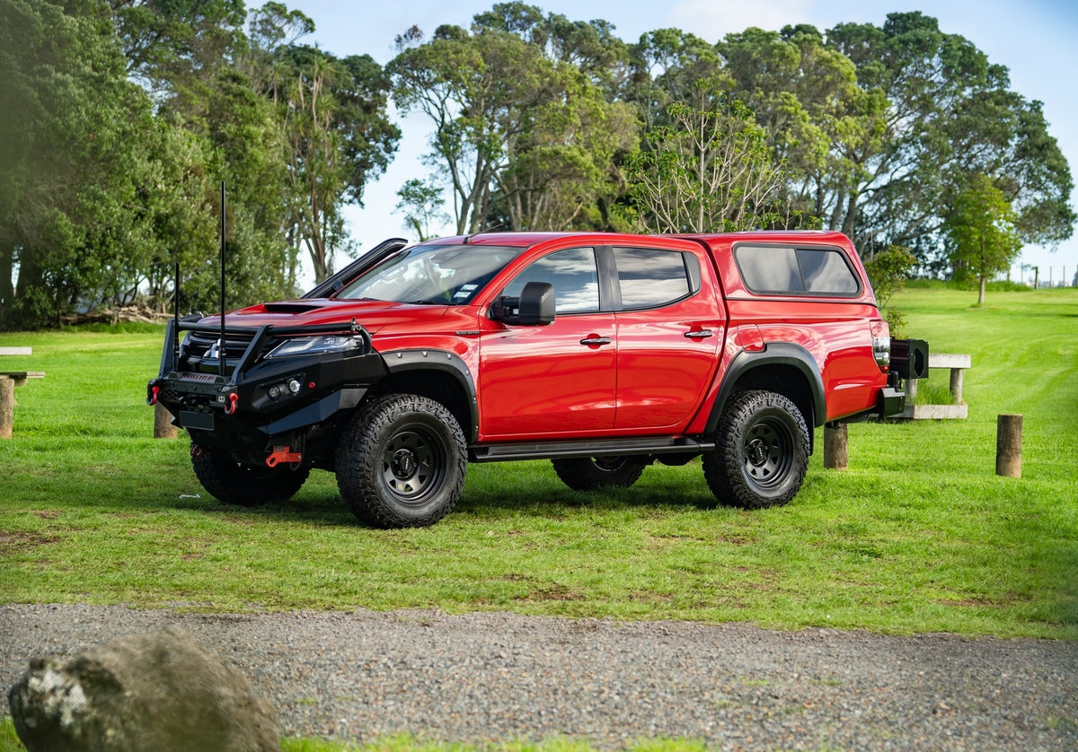 Mitsubishi Triton (2021) on ROH Blak Trak