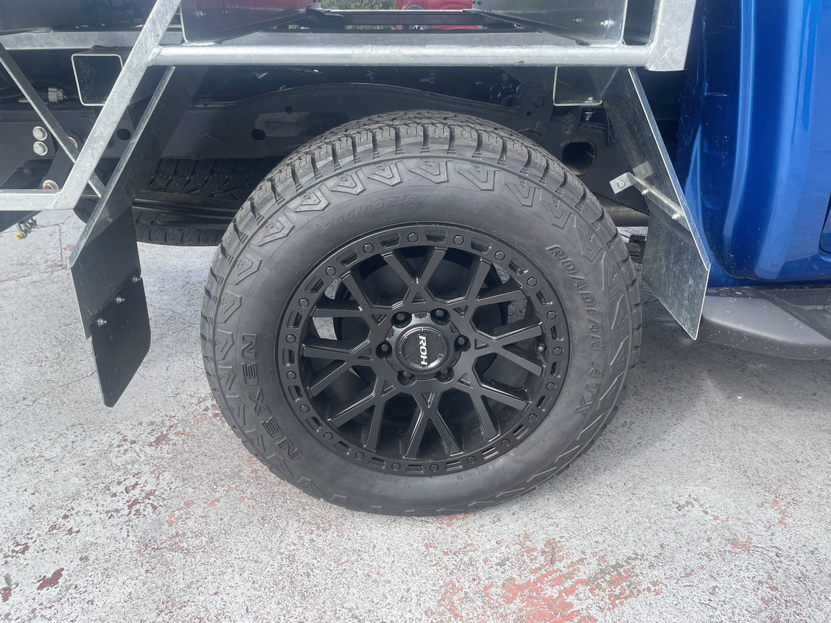 Mitsubishi Triton (2024) on ROH Crawler