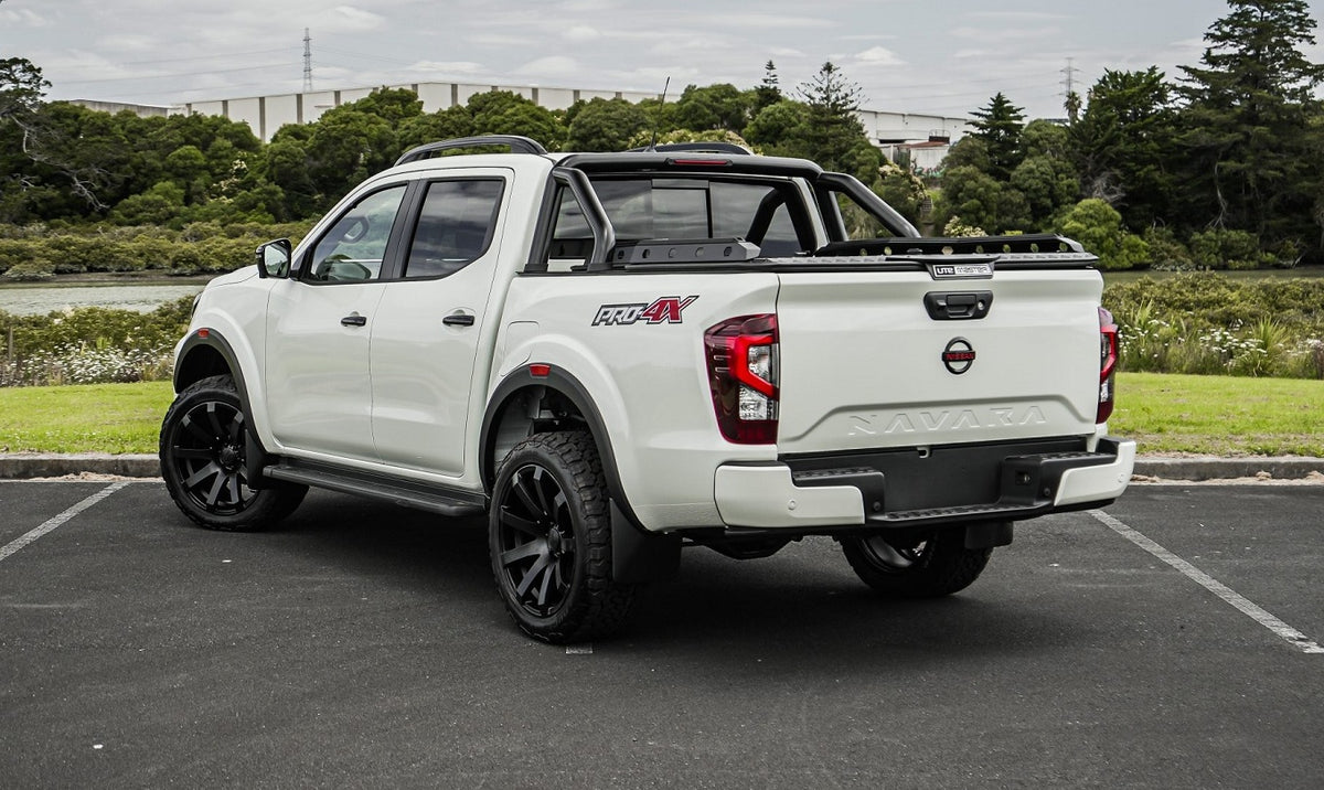 Nissan Navara PRO-4X (2025) on COVERT RV3