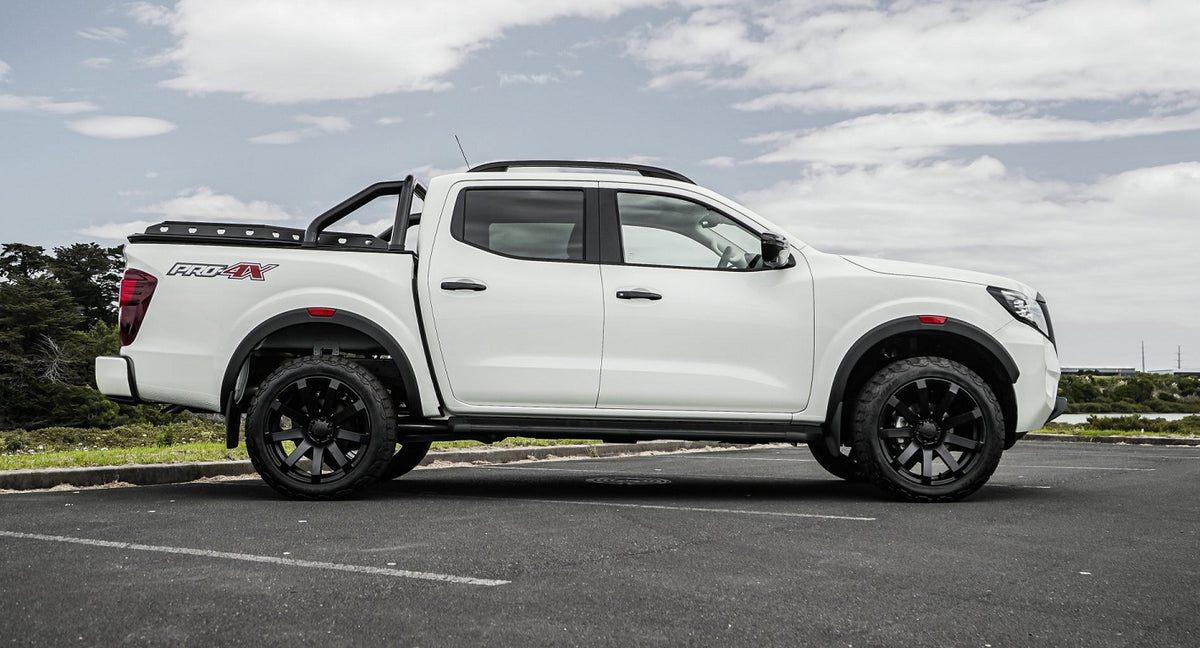 Nissan Navara PRO-4X (2025) on COVERT RV3