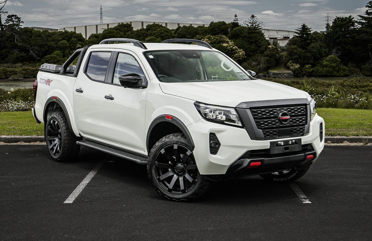 Nissan Navara PRO-4X (2025) on COVERT RV3