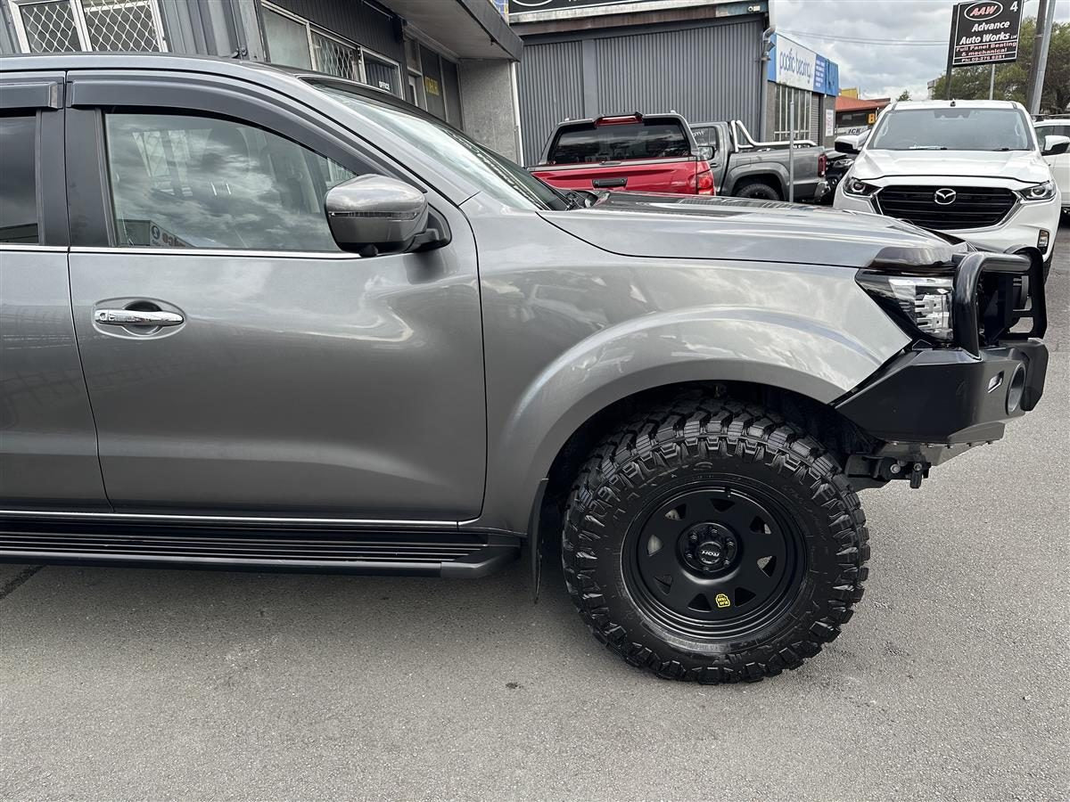 Nissan Navara ST-X (2021) on ROH Blak Trak