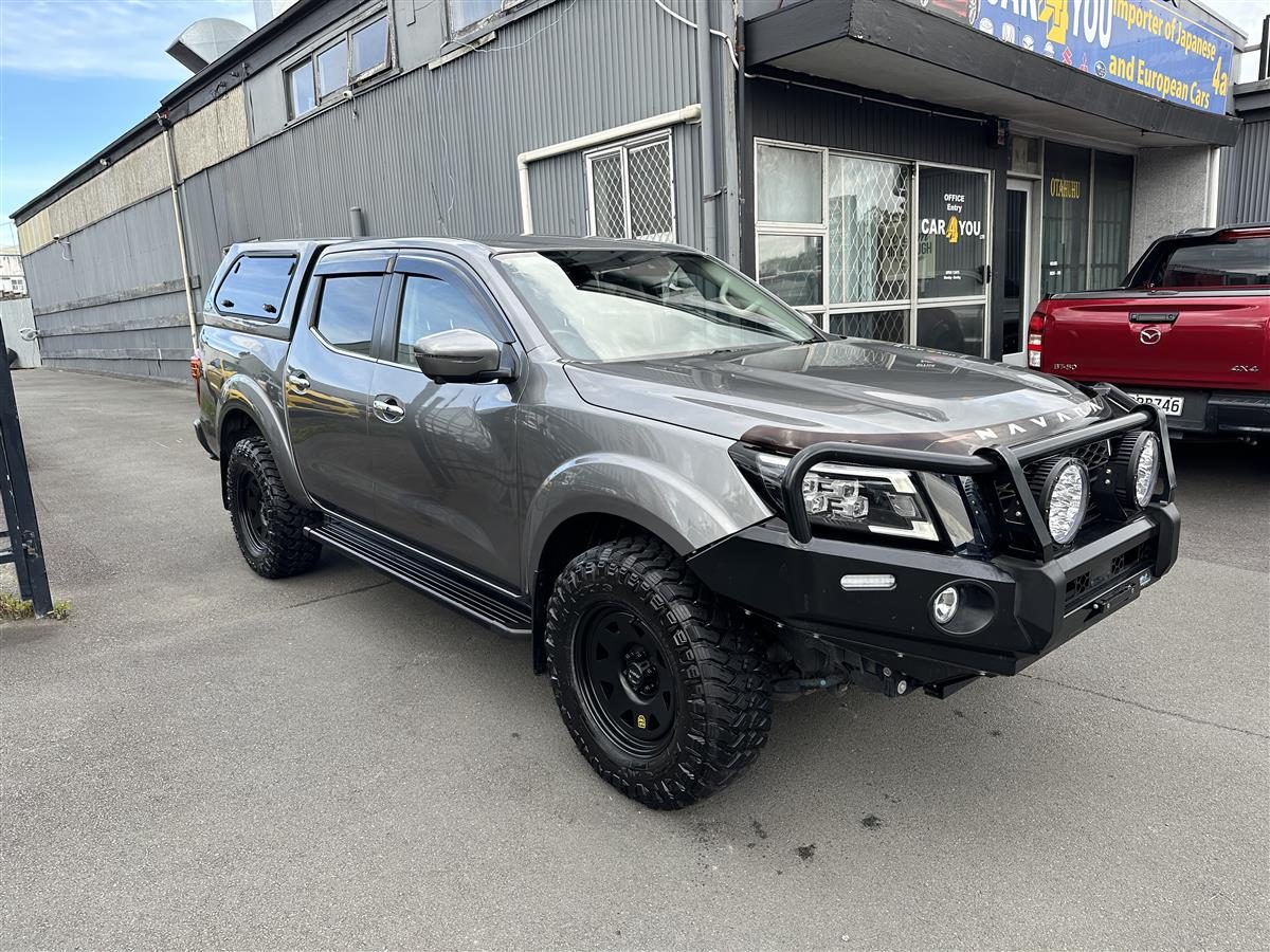Nissan Navara ST-X (2021) on ROH Blak Trak