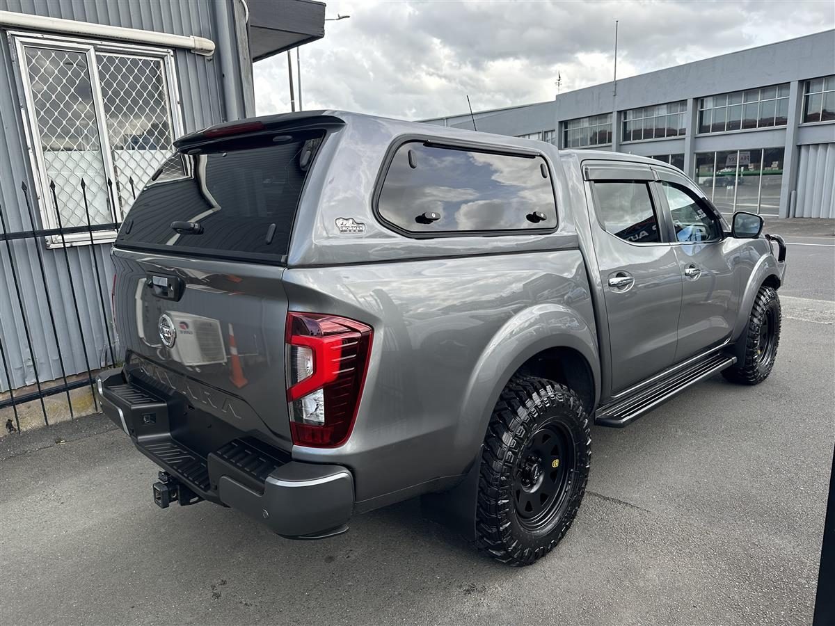 Nissan Navara ST-X (2021) on ROH Blak Trak