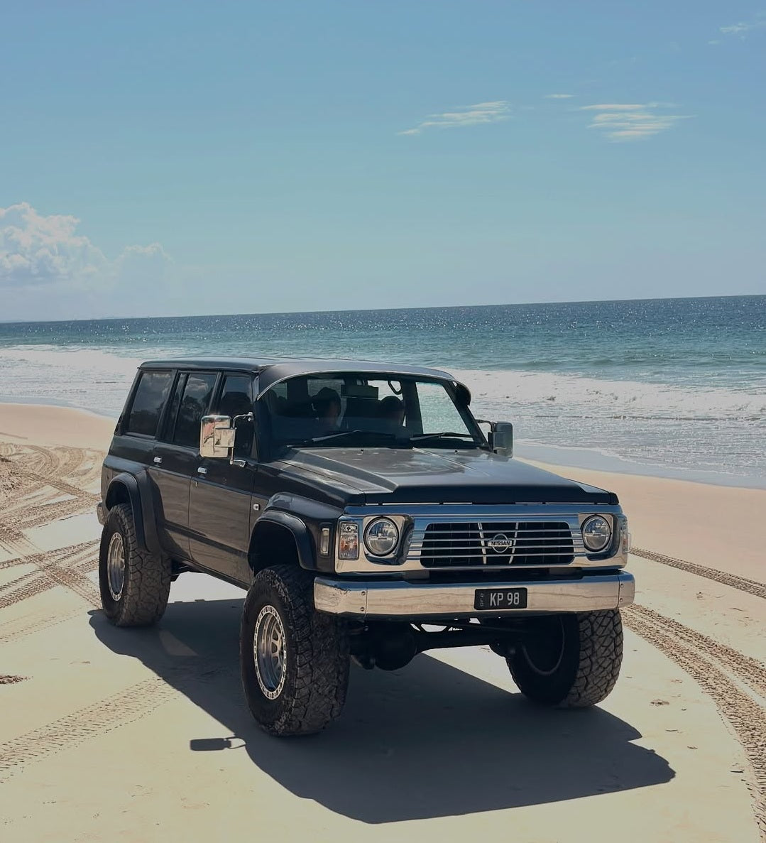 Nissan Patrol Y60/GQ (1995) on ROH Assault