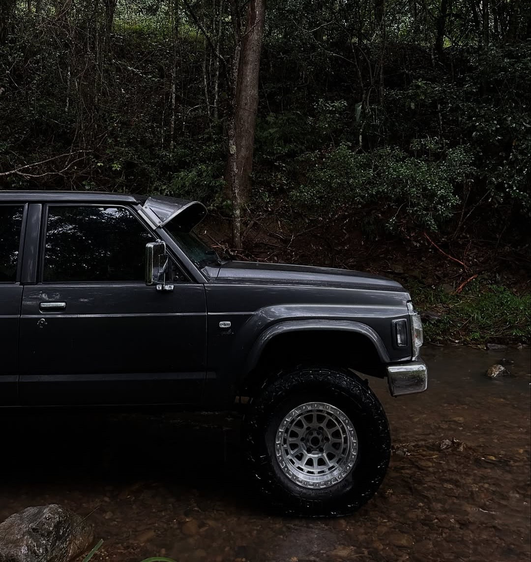 Nissan Patrol Y60/GQ (1995) on ROH Assault