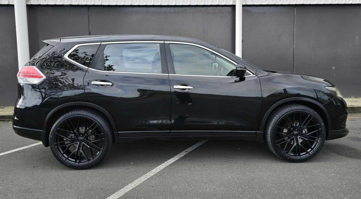 Nissan X-Trail (2015) on BGW Prost