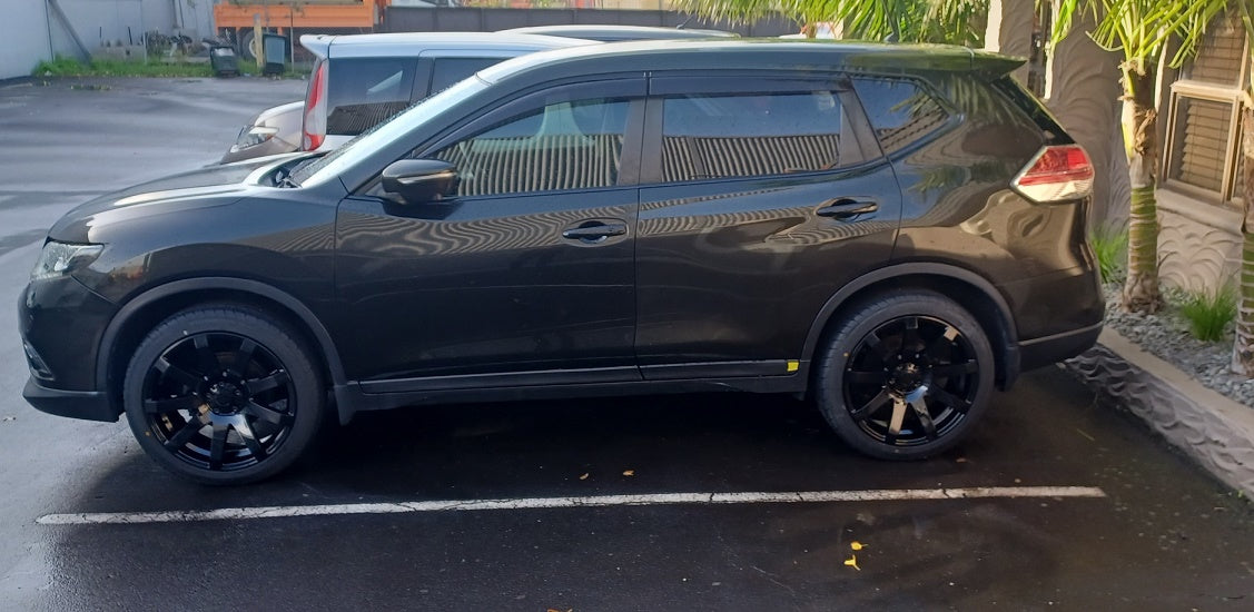 Nissan X-Trail on Covert RV3