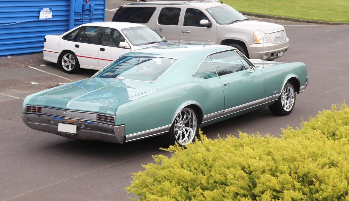 Oldsmobile Delta 88 (1966) on Ridler R650