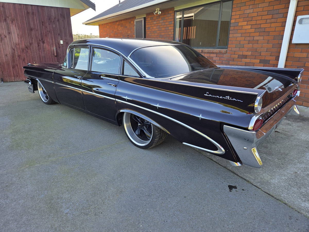 Pontiac Laurentian (1959) on Ridler R695