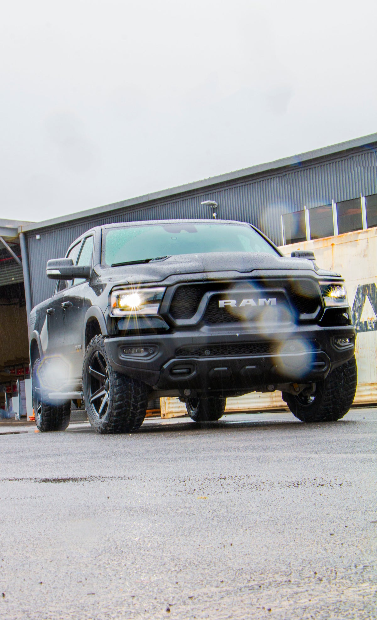 RAM 1500 Rebel (2018) on Covert RV2