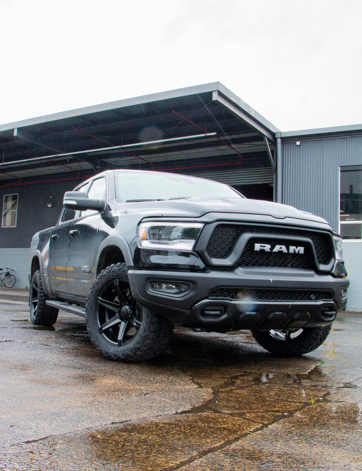 RAM 1500 Rebel (2018) on Covert RV2