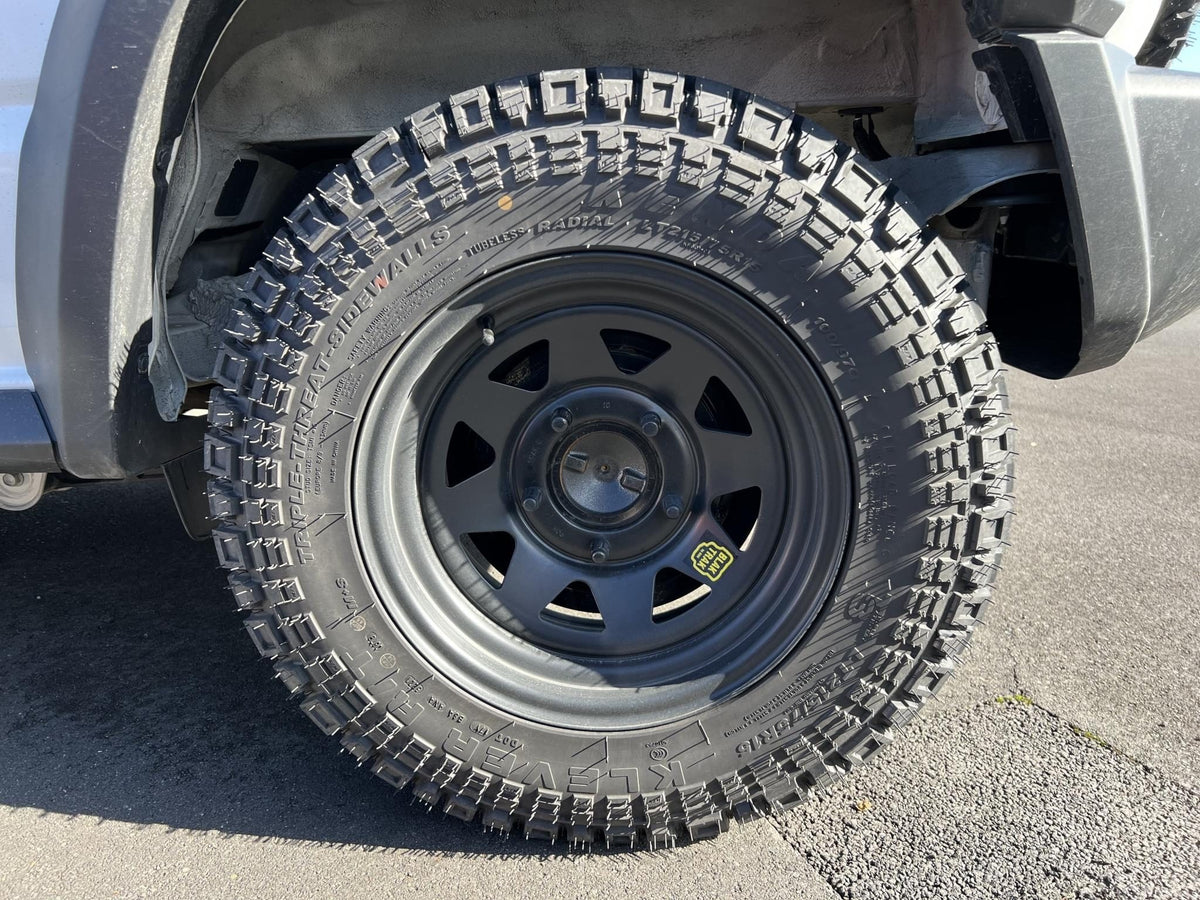 Suzuki Jimny (2023) on ROH Blak Trak