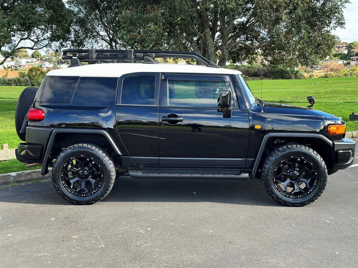 Toyota FJ Cruiser (2011) on BGW Goliath