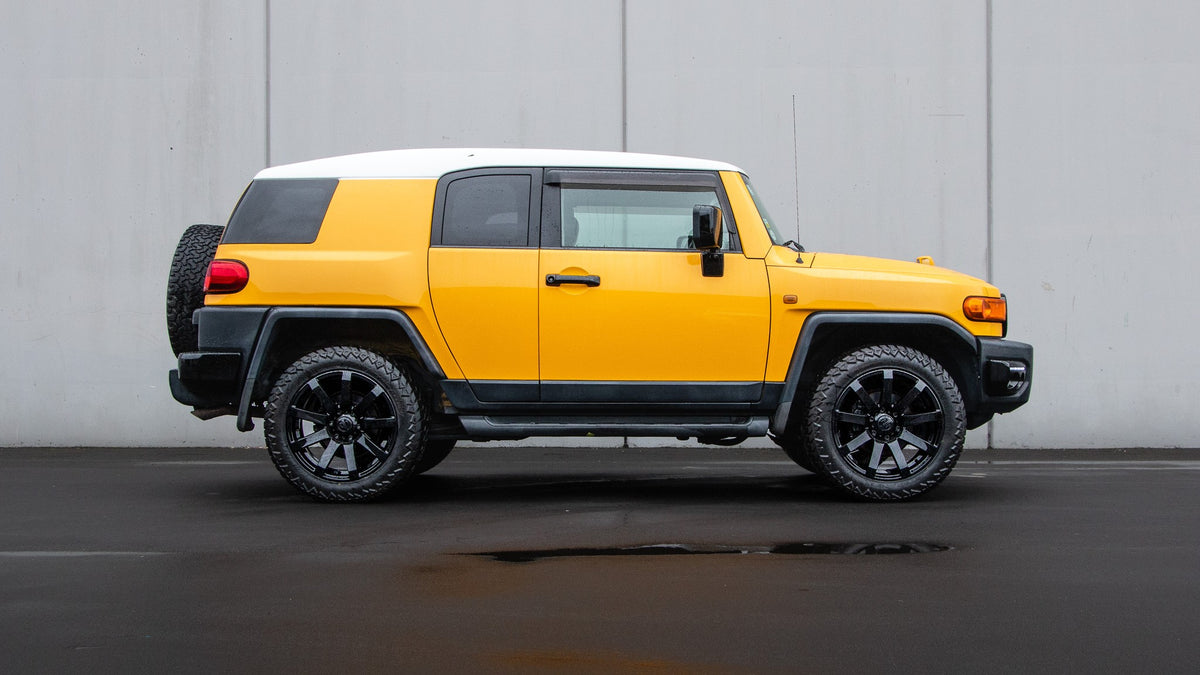 Toyota FJ Cruiser on Covert RV3