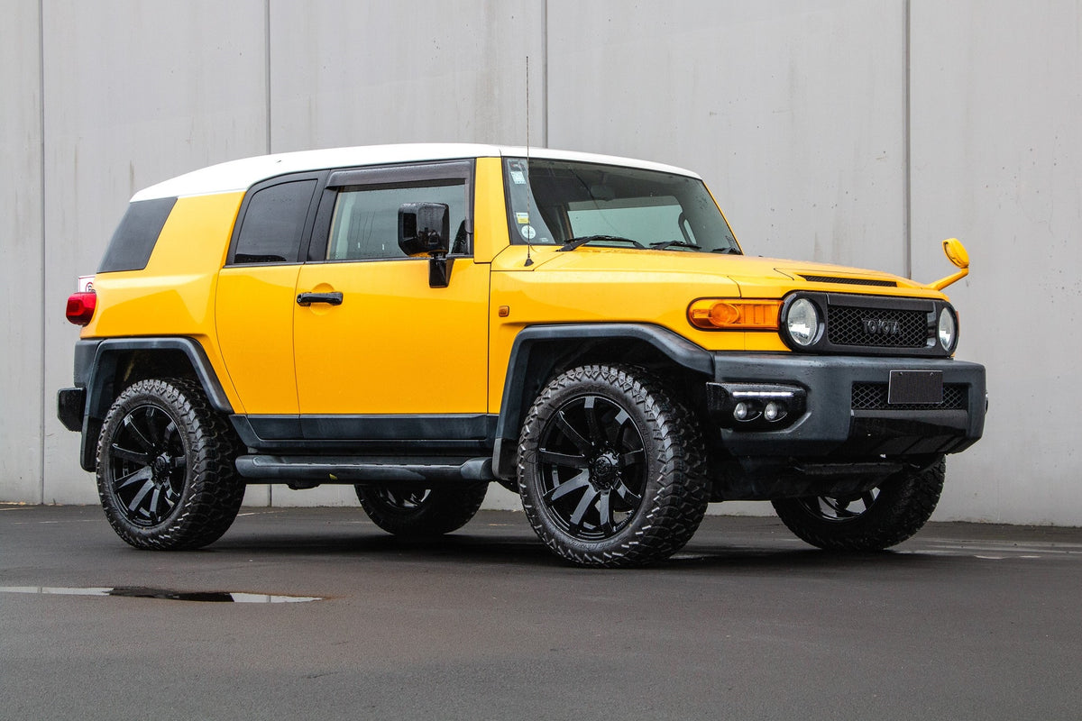 Toyota FJ Cruiser on Covert RV3