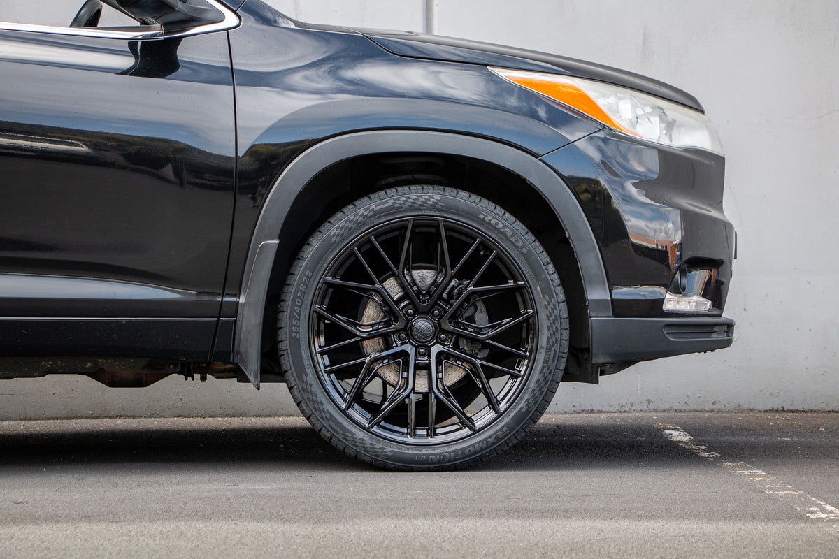 Toyota Highlaner (2014) on BGW Modena
