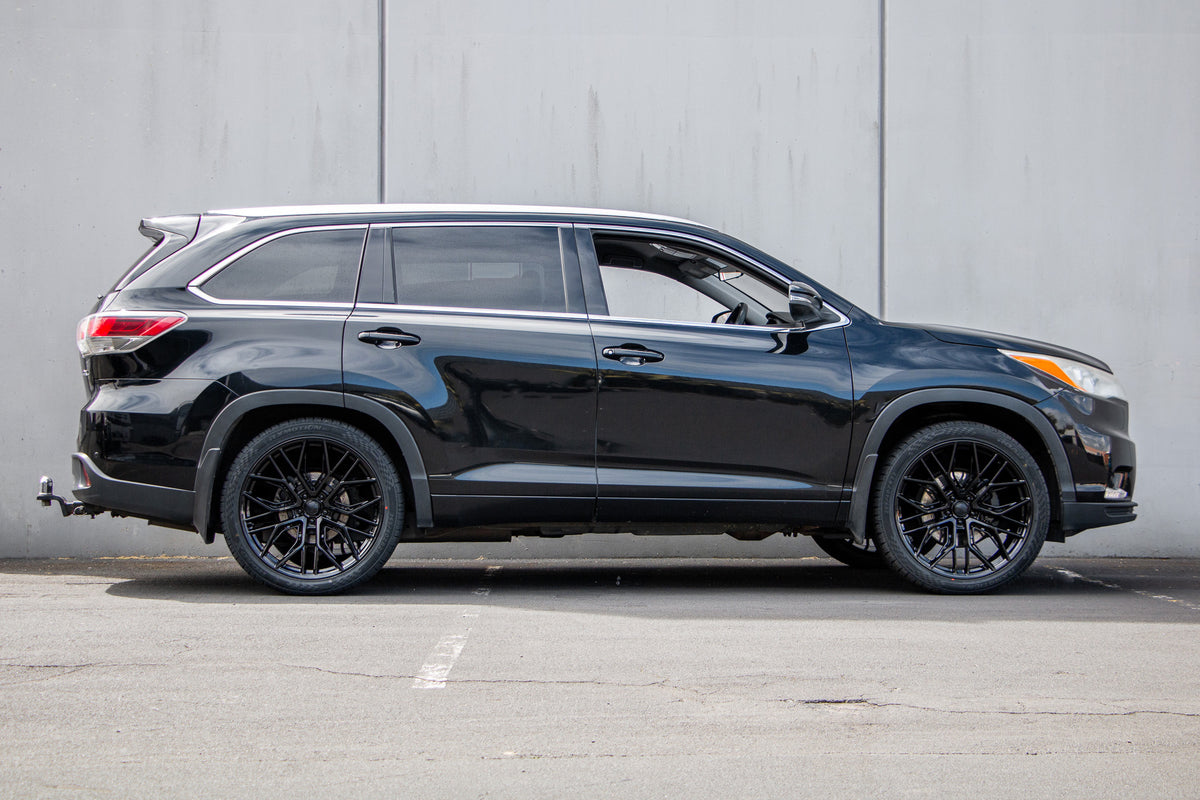 Toyota Highlaner (2014) on BGW Modena