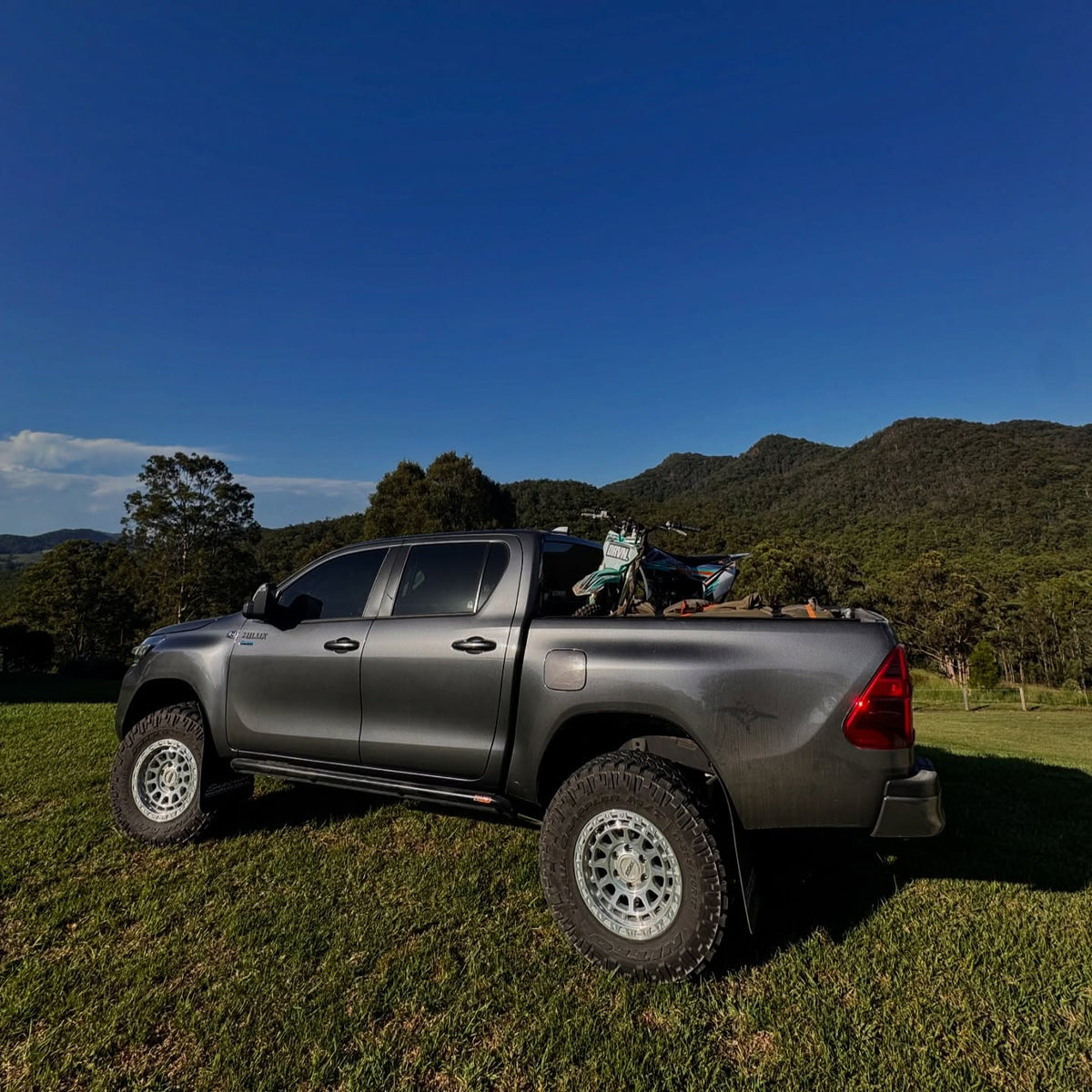 Toyota Hilux (2022) on ROH Assault