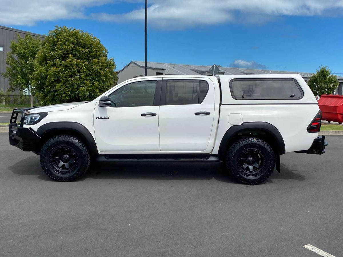 Toyota Hilux SR5 (2016) on BGW Atlas