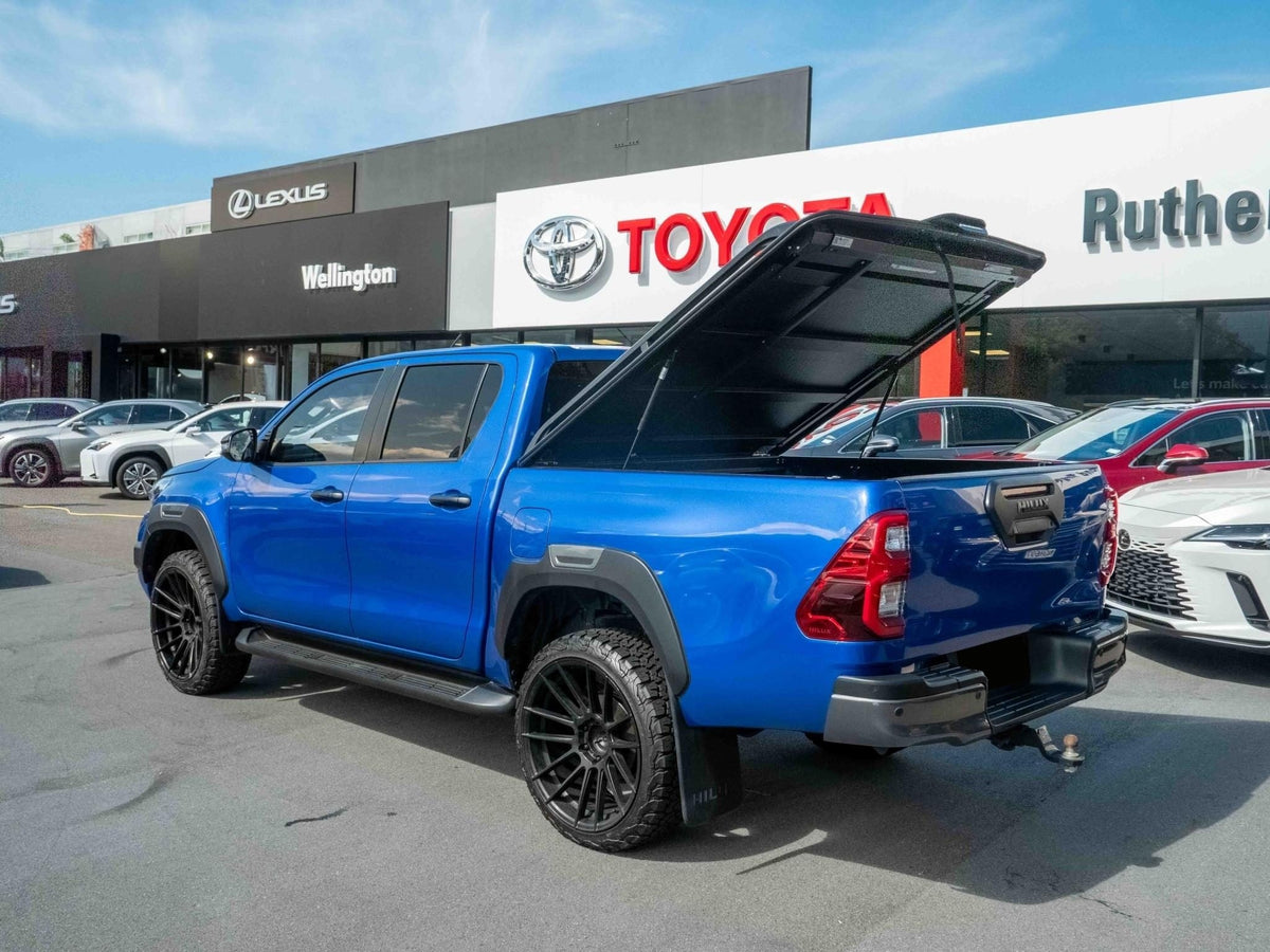 Toyota Hilux SR5 Cruiser (2022) on BGW Shadow