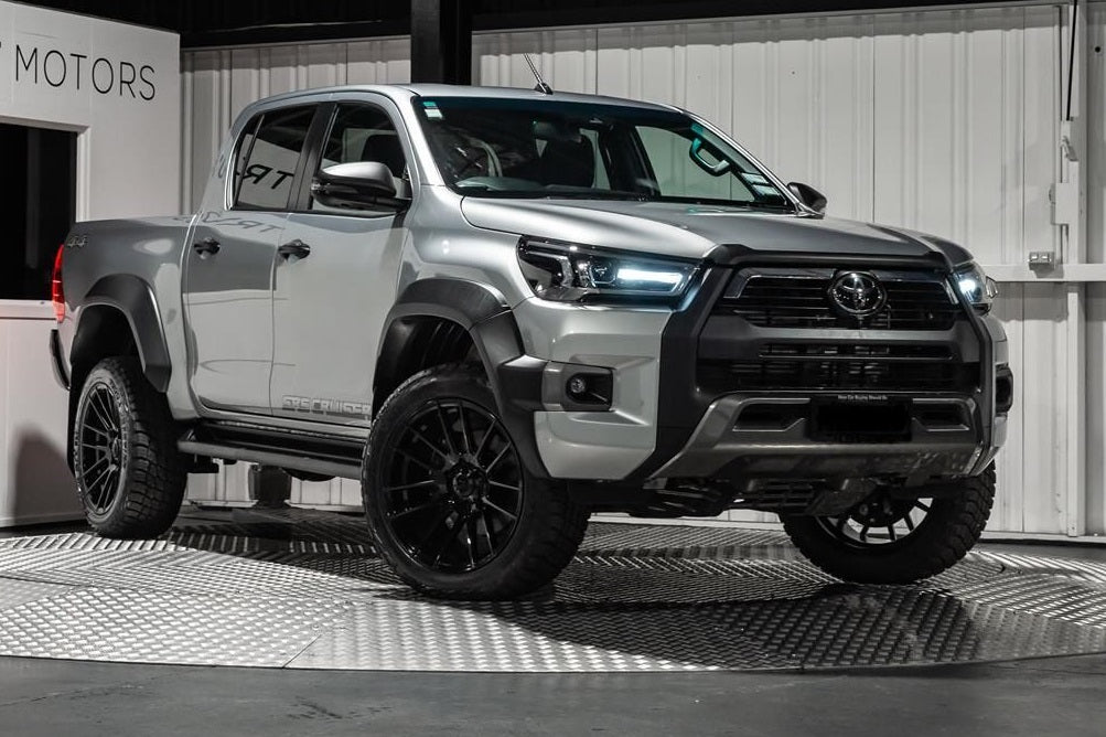 Toyota Hilux SR5 Cruiser (2023) on BGW Shadow