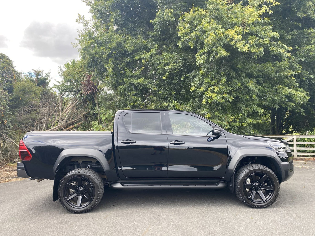 Toyota Hilux SR5 Cruiser (2024) on BGW Beast