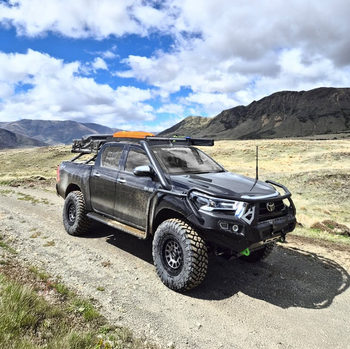 Toyota Hilux SR5 (2024) on ROH Assault
