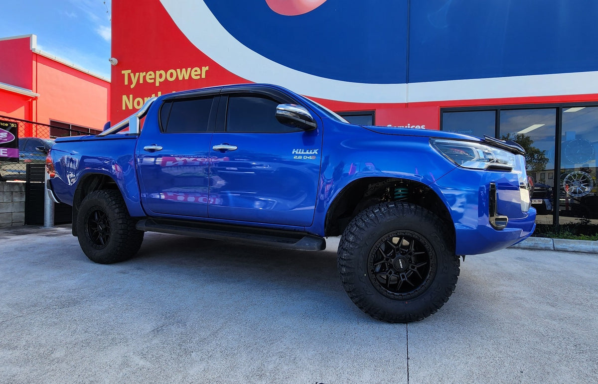 Toyota Hilux on ROH Axe