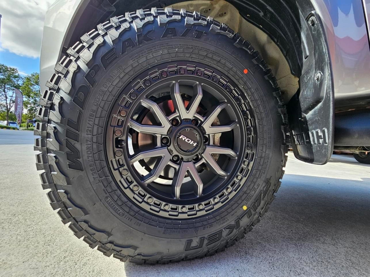 Toyota Hilux on ROH Raid