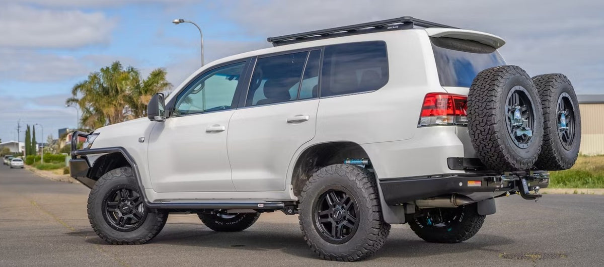 Toyota Land Cruiser 200 Series on ROH Hammer