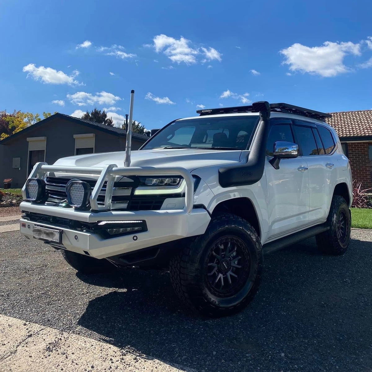 Toyota Land Cruiser 300 Series (2024) on ROH Raid