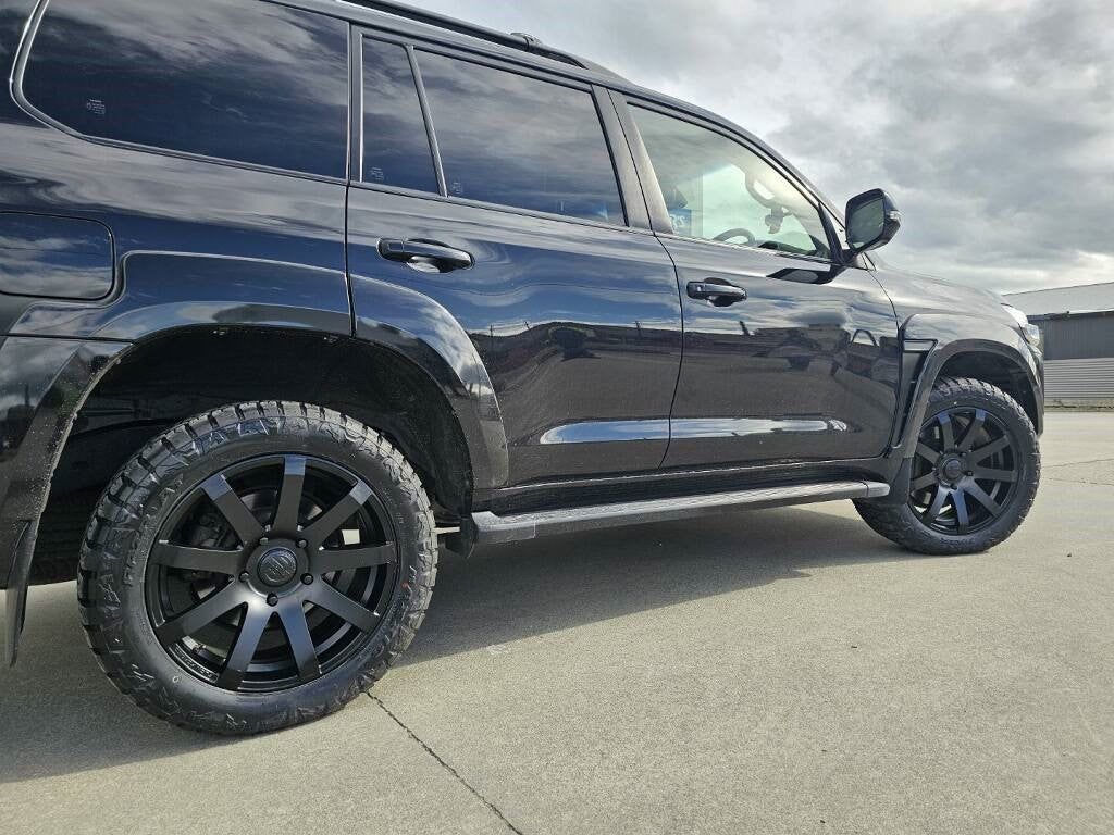 Toyota Land Cruiser 200 Series on Covert RV3