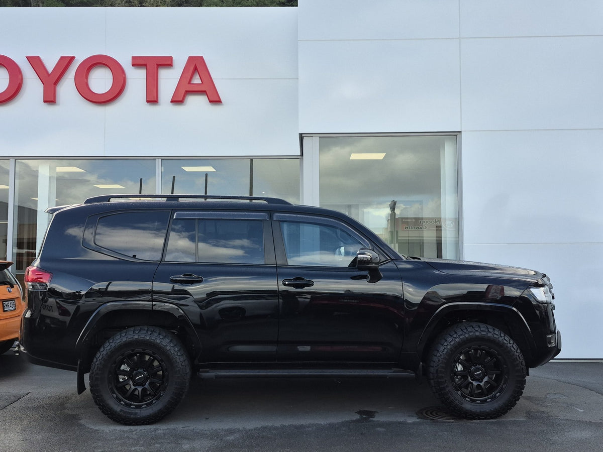 Toyota Land Cruiser 300 Series (2024) on ROH Onyx