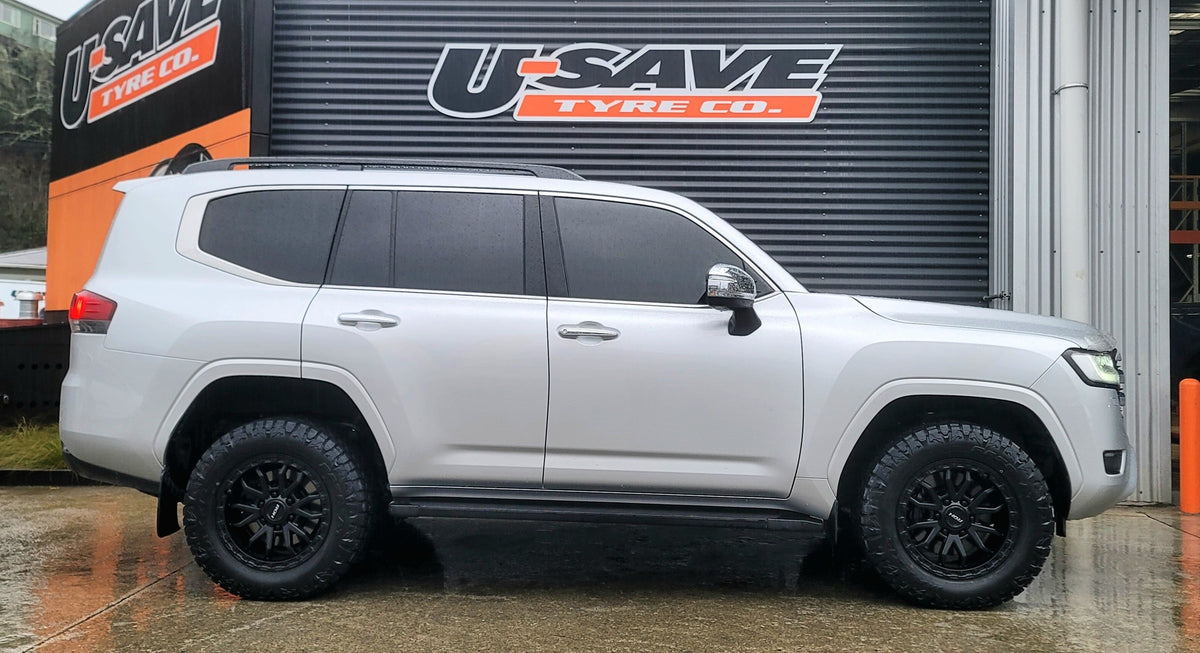 Toyota Land Cruiser 300 Series (2025) on ROH Raid