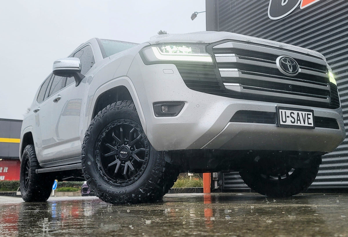 Toyota Land Cruiser 300 Series (2025) on ROH Raid